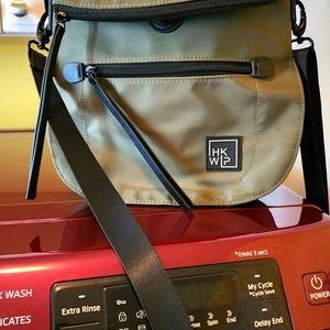 IHKWIP CROSS BODY BAG / ARMEE GREEN / NYLON